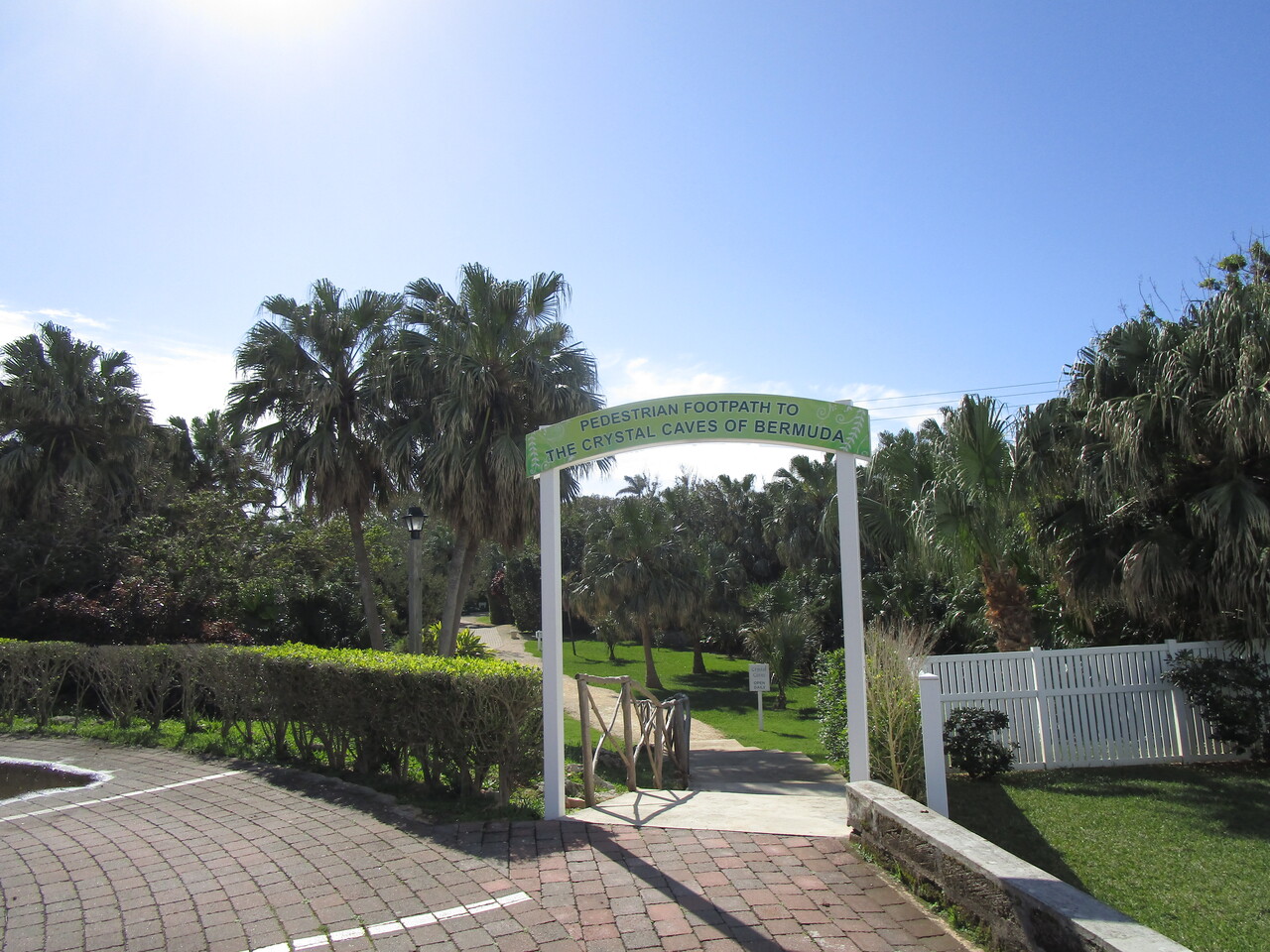 Bermuda---1-Entrance-to-Crystal-Caves.JPG