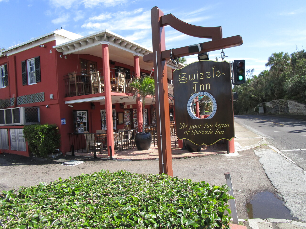 Bermuda---19-Swizzle-Inn-sign.JPG