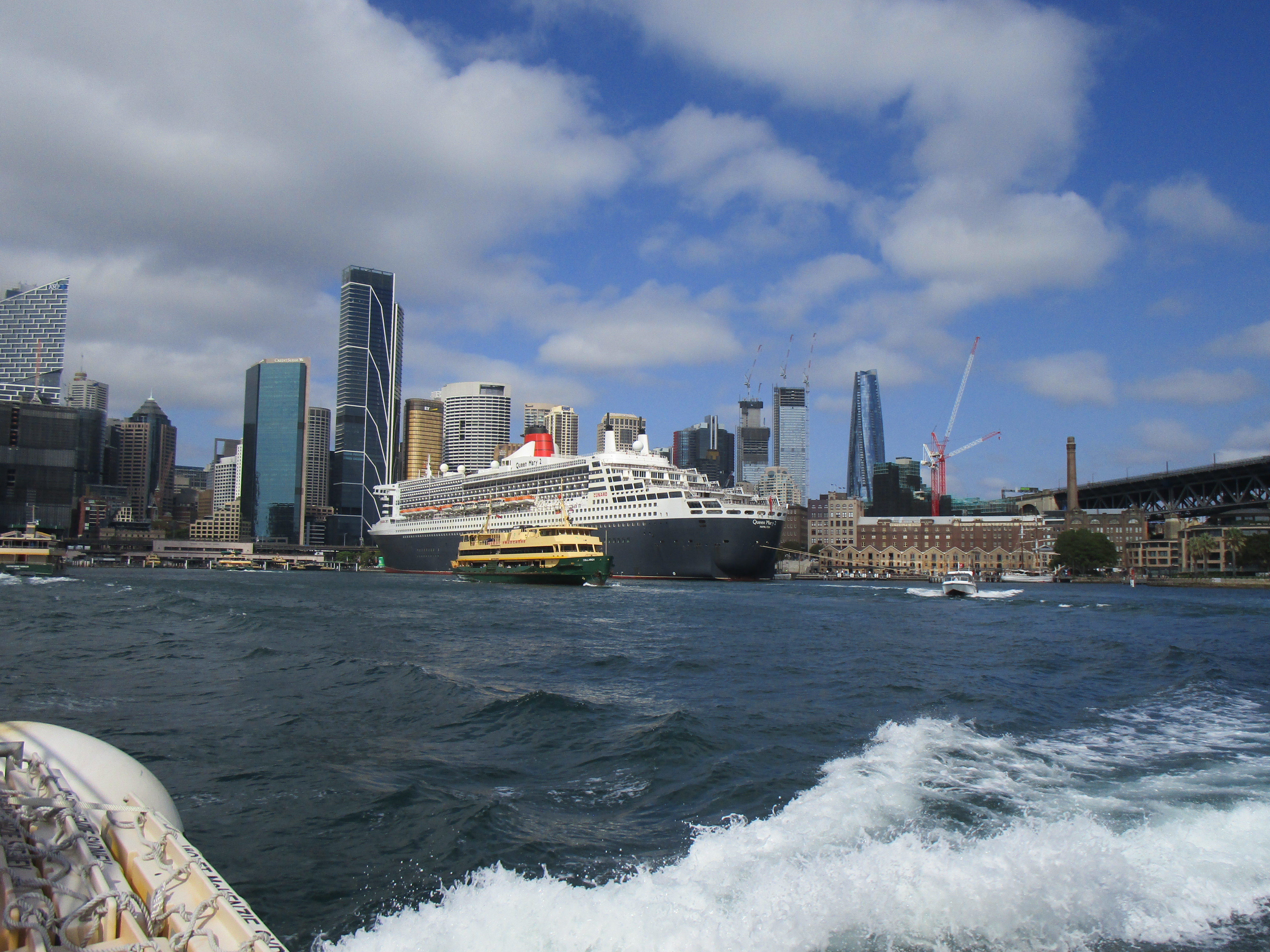 Ferry-to-Taronga-Zoo-12-Looking-at-Queen-Mary-2.JPG