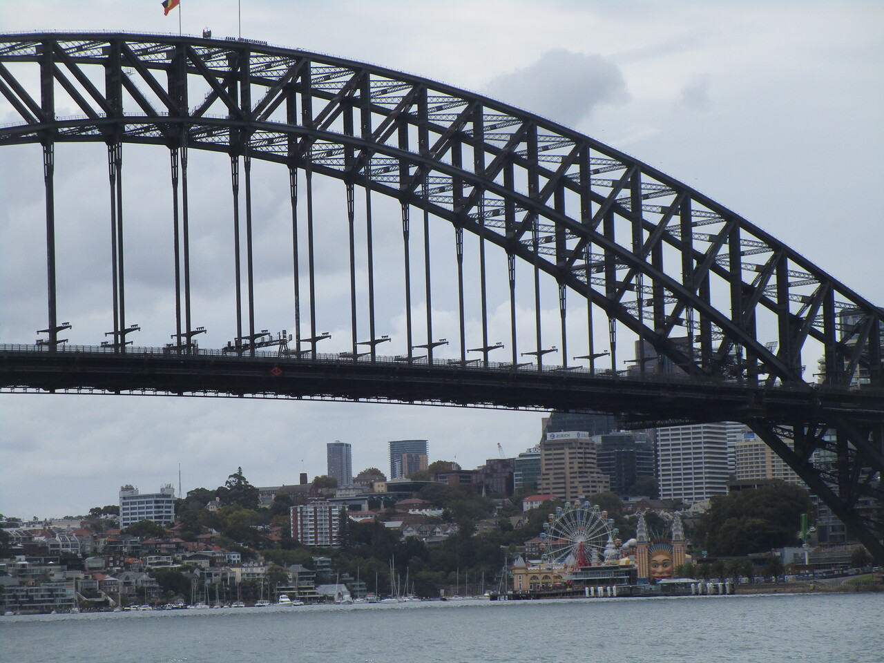 Ferry-to-Taronga-Zoo-8---Looking-at-Amusement-Park.JPG