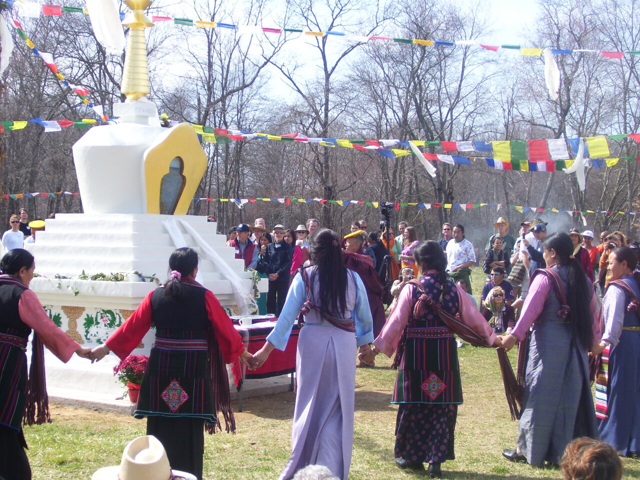 Hay-House---Stupa-April-2007-019.jpg