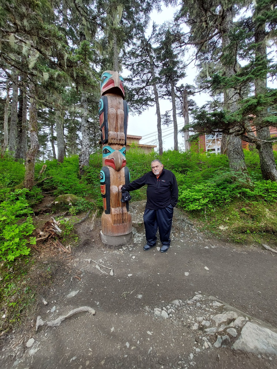 Juneau-10-Trail-at-mt-top-Tlingit-totem.jpg