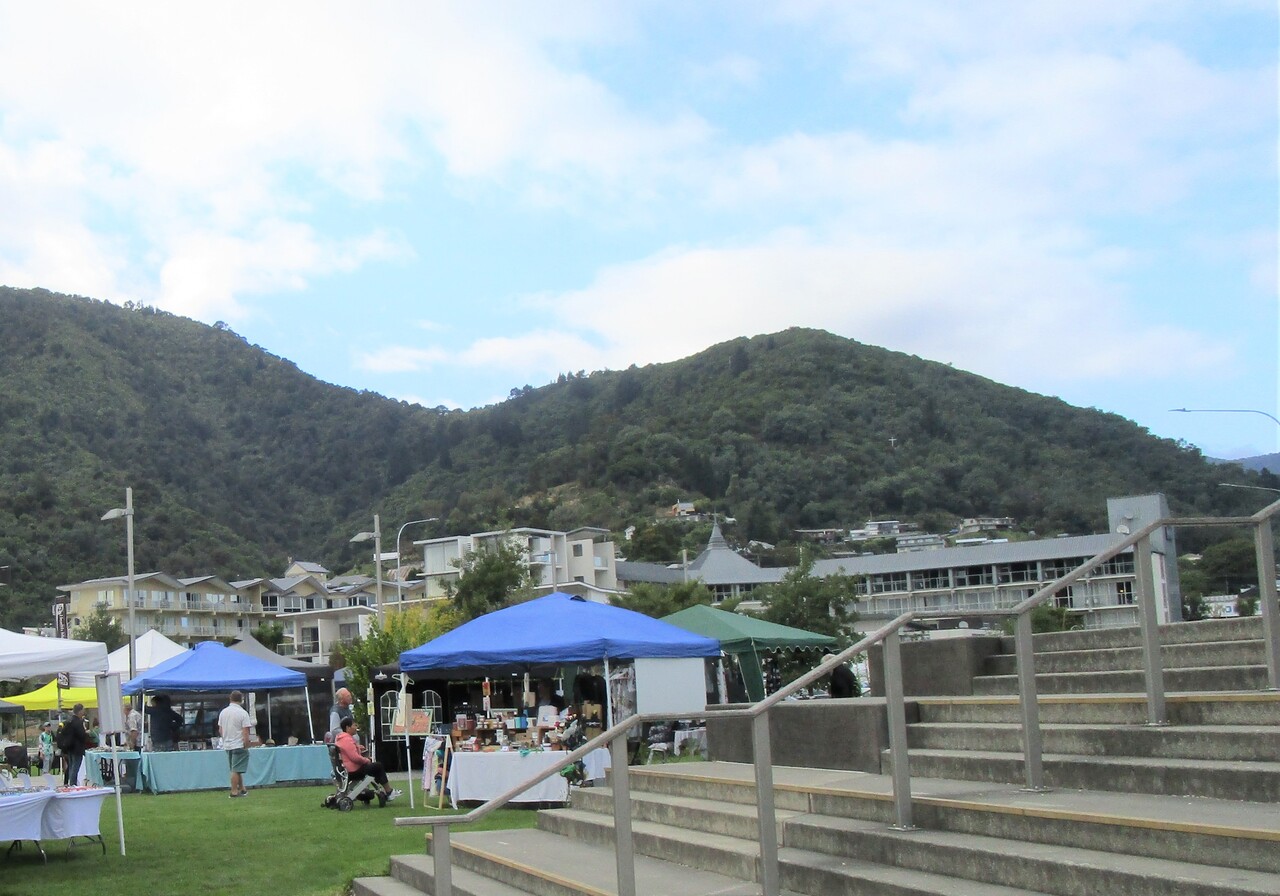 Picton-1-Craft-market-near-dock--2-.JPG