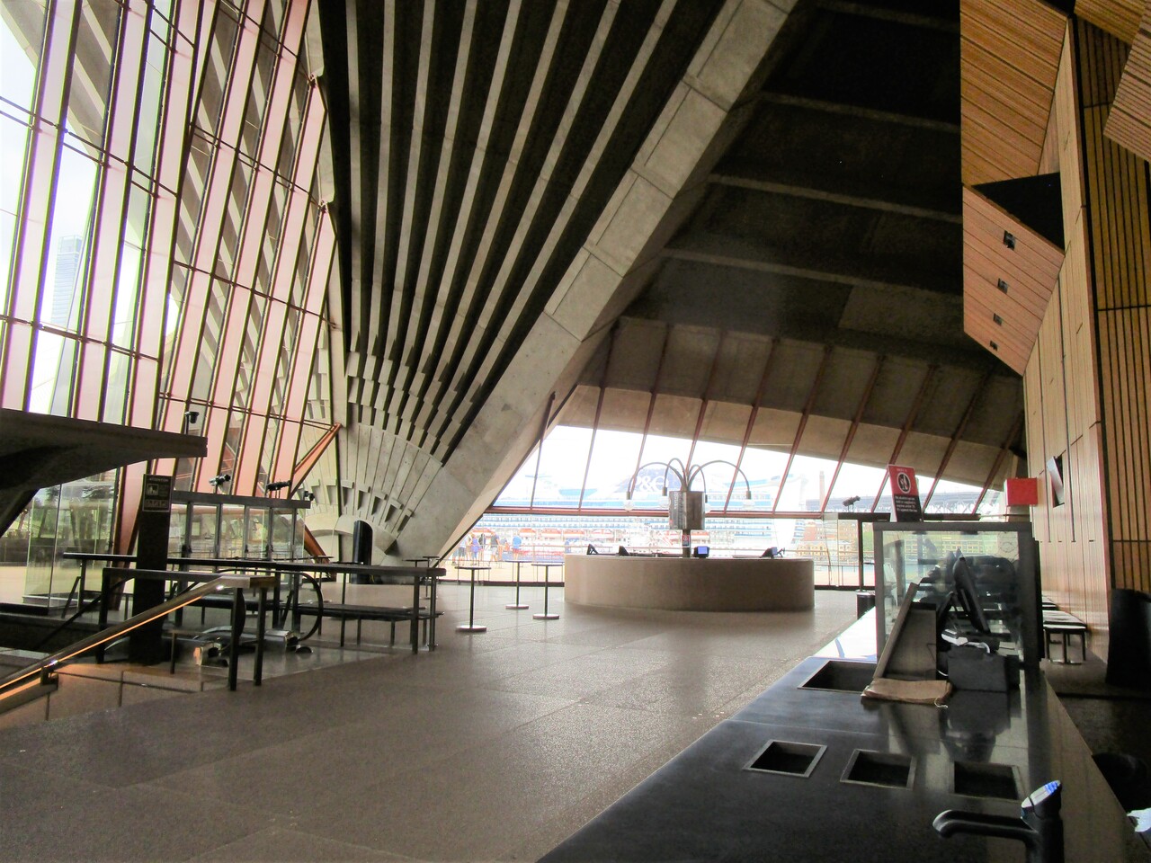 Sydney-Opera-House-Tour---Look-at-beams-2.JPG