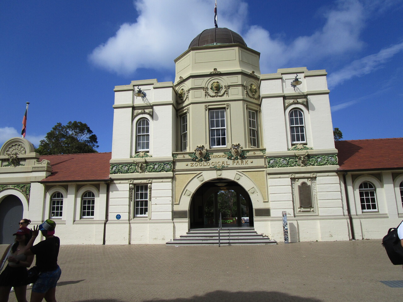 Taronga-Zoo-1-Entrance.JPG