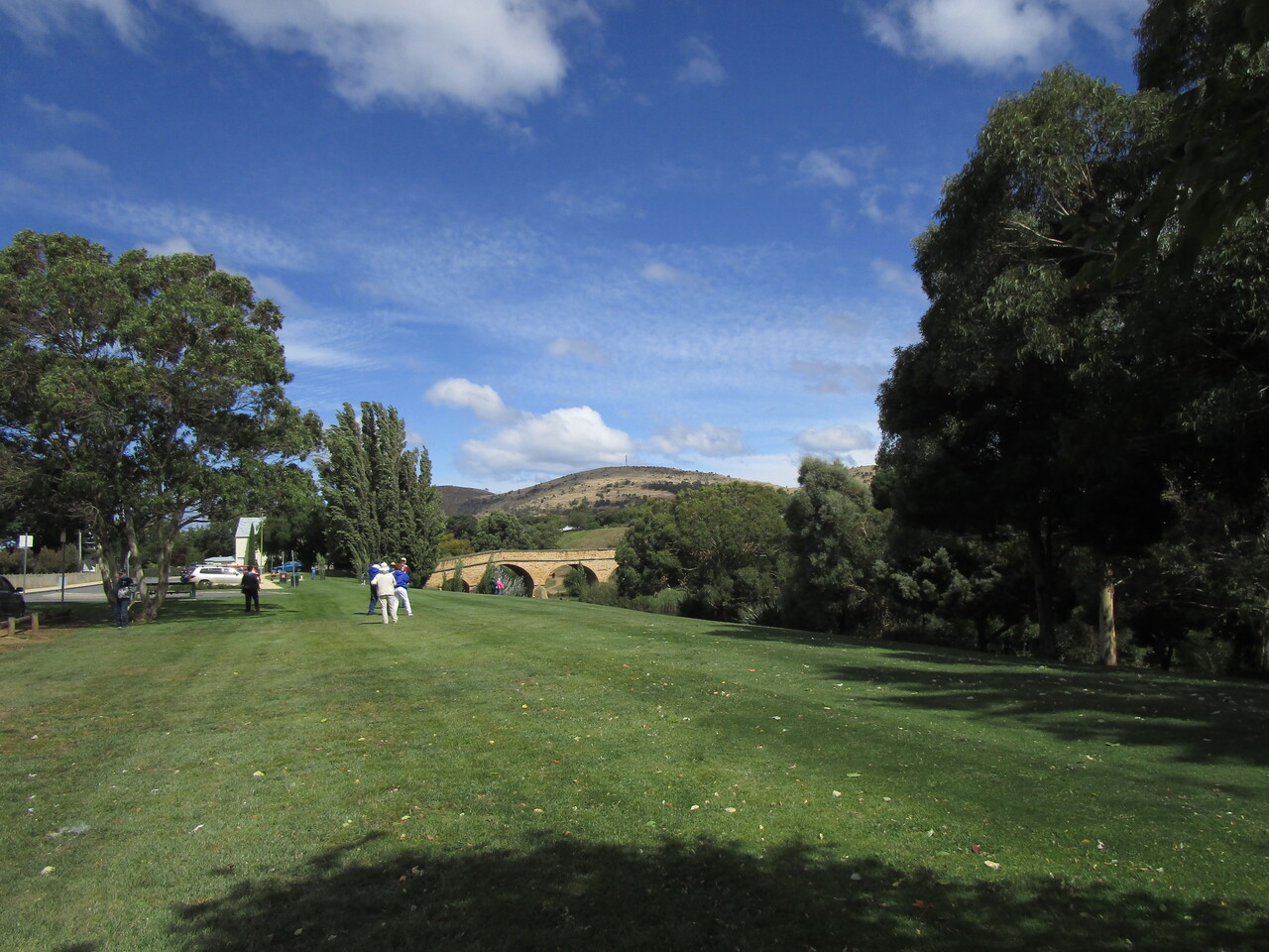 Tour---stop-by-old-bridge-1.JPG